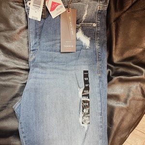 Torrid 18R heartthrob skinny high ripped jeans NWT